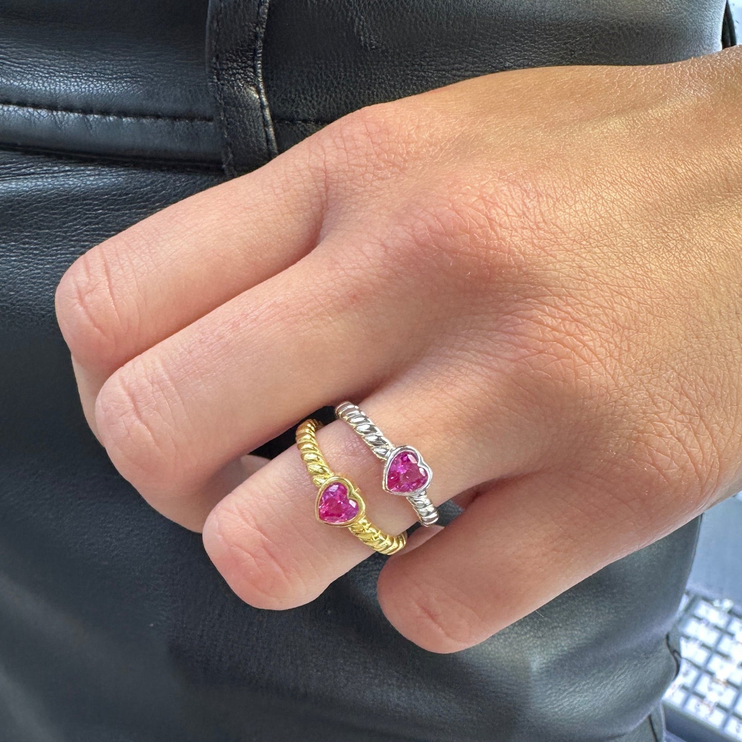 Pembe Taşlı Kalp Yüzük