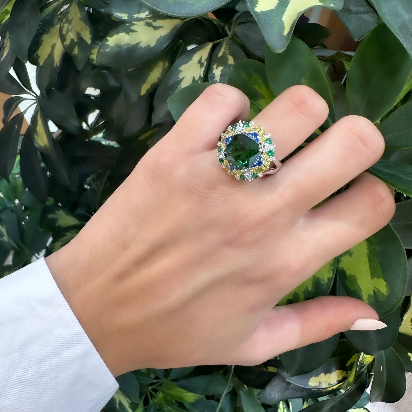 Multicolored Green Stone Vintage Ring