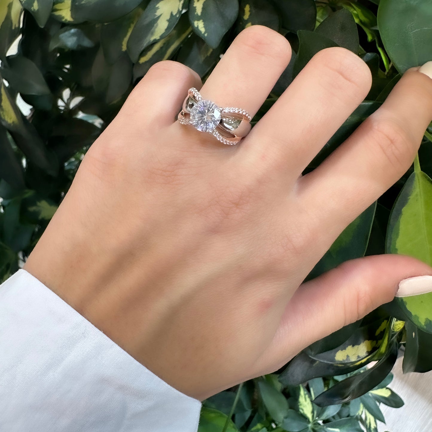 Doppelfarbiger Ring mit Stein