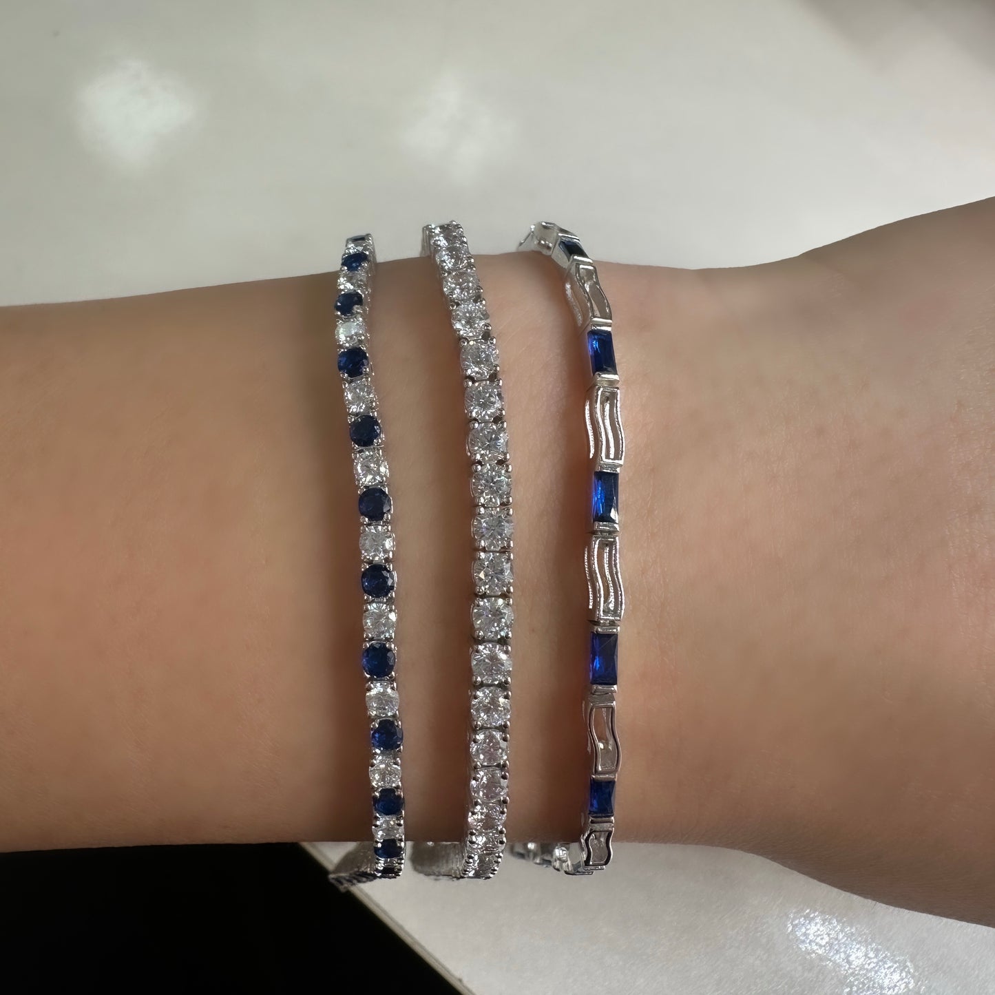 Marineblaues Wasserstraßen-Steinarmband