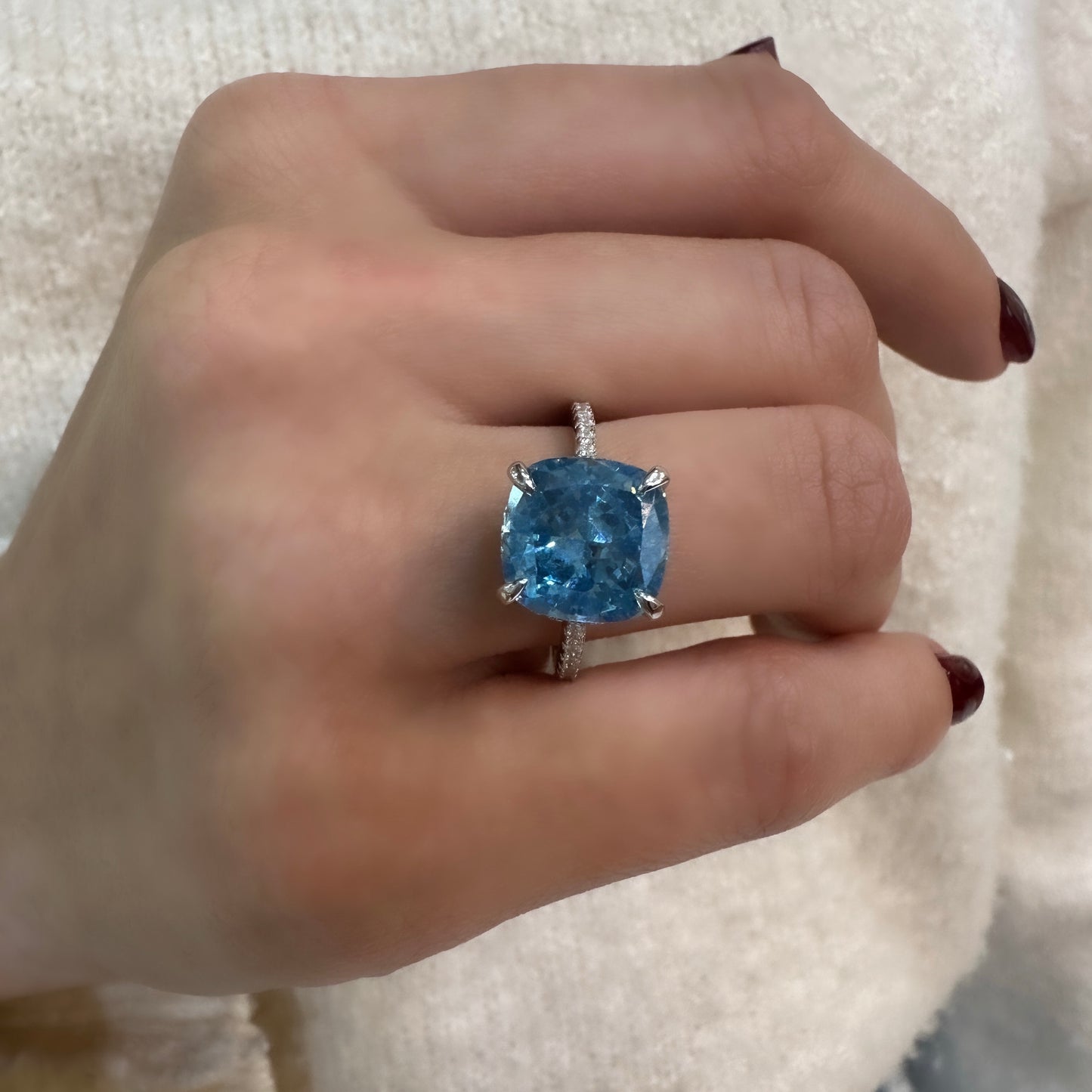 Blauer Moissanit-Ring