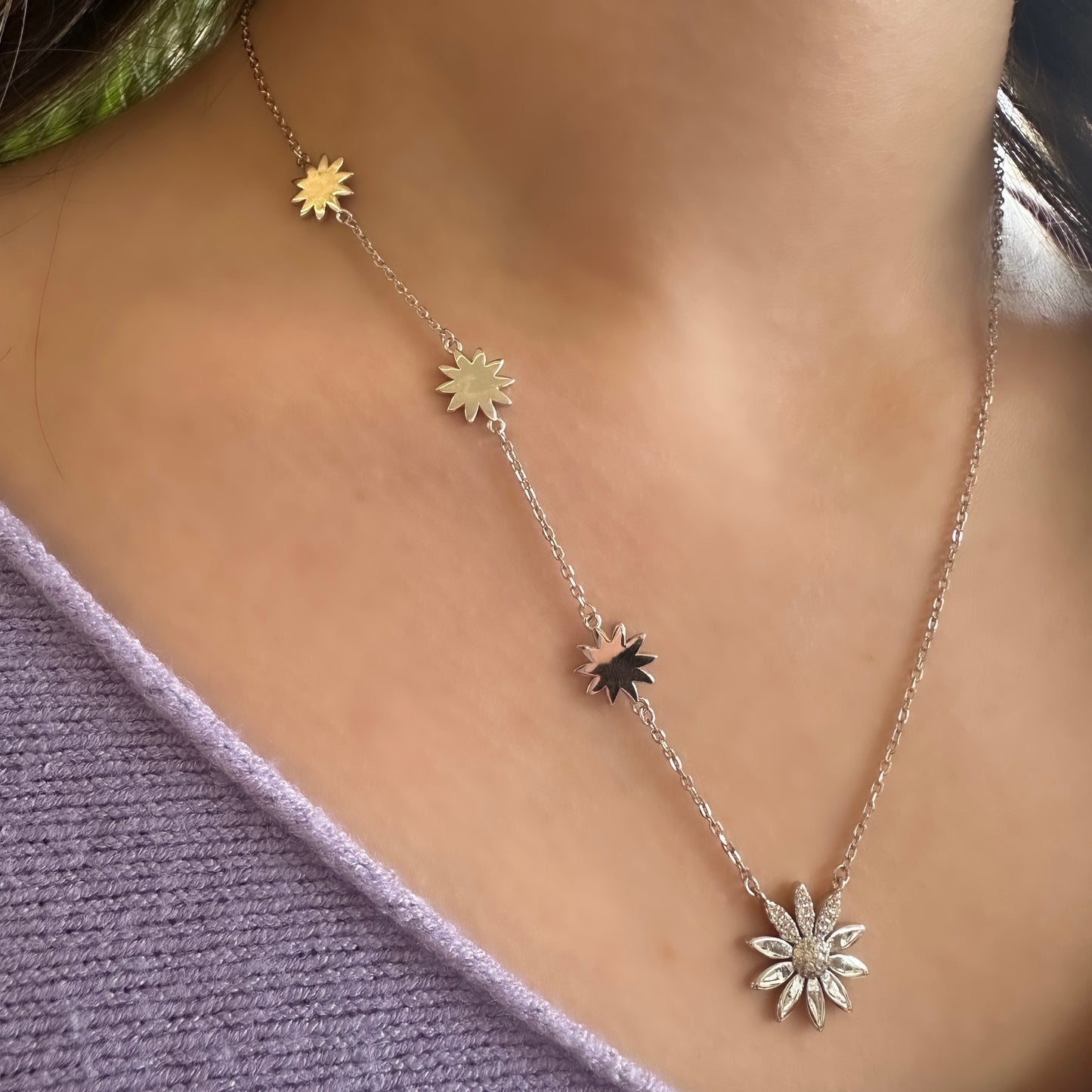 Stone Daisy Necklace