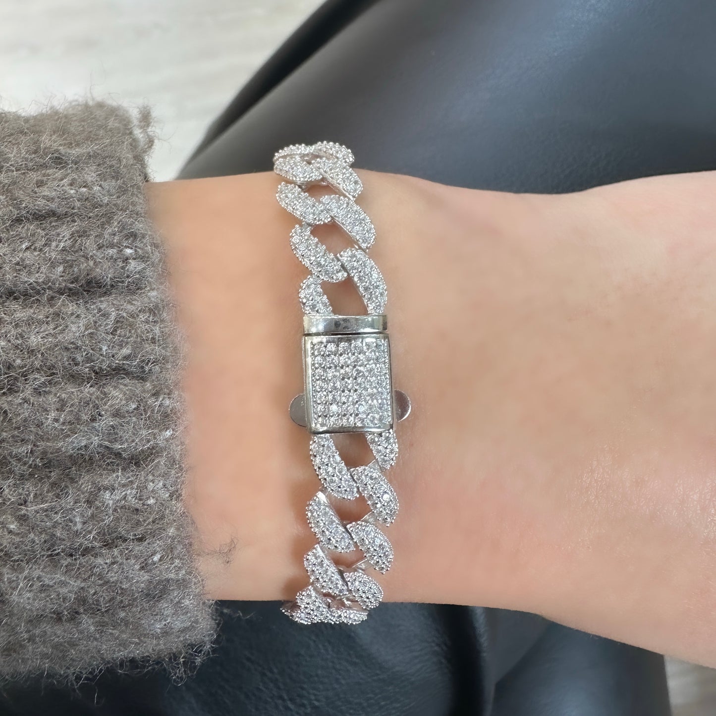 Wide Spaced Stone Gurmet Bracelet