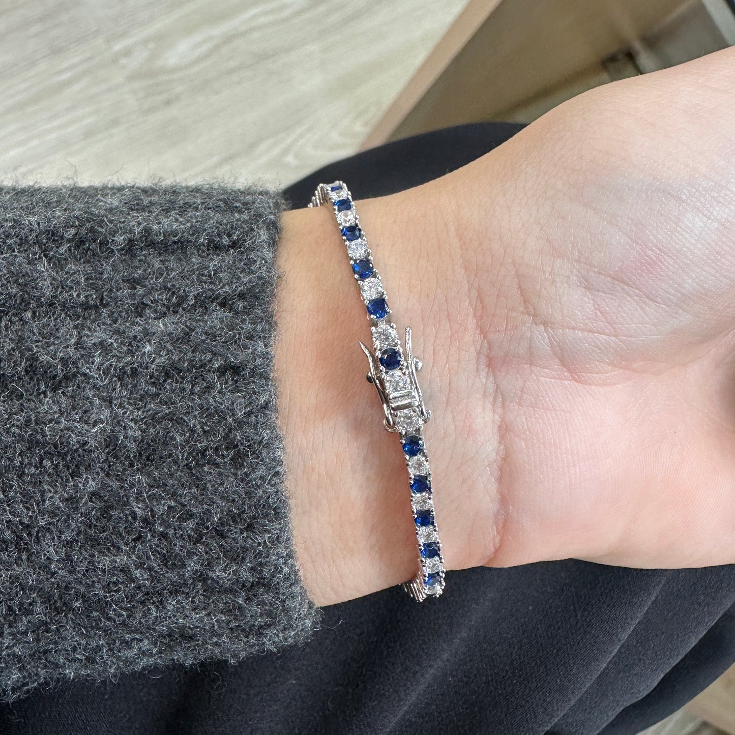 Marineblaues Wasserstraßen-Steinarmband
