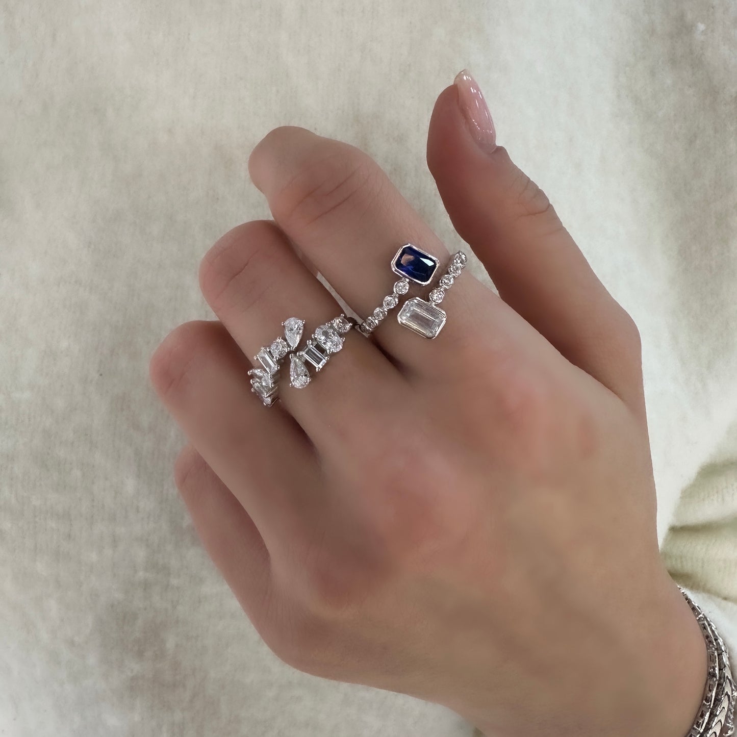 Çapraz Model Mavi Taşlı Yüzük