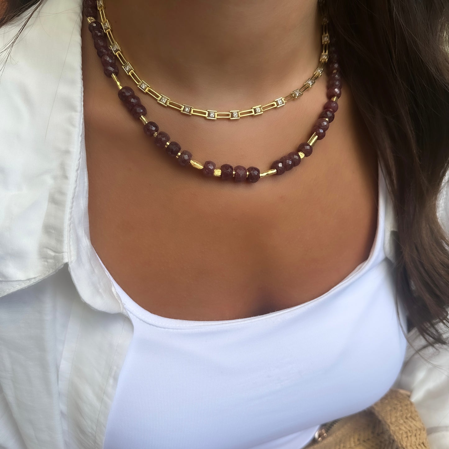 Çubuk Gold Detaylı Yakut Taşlı Kolye