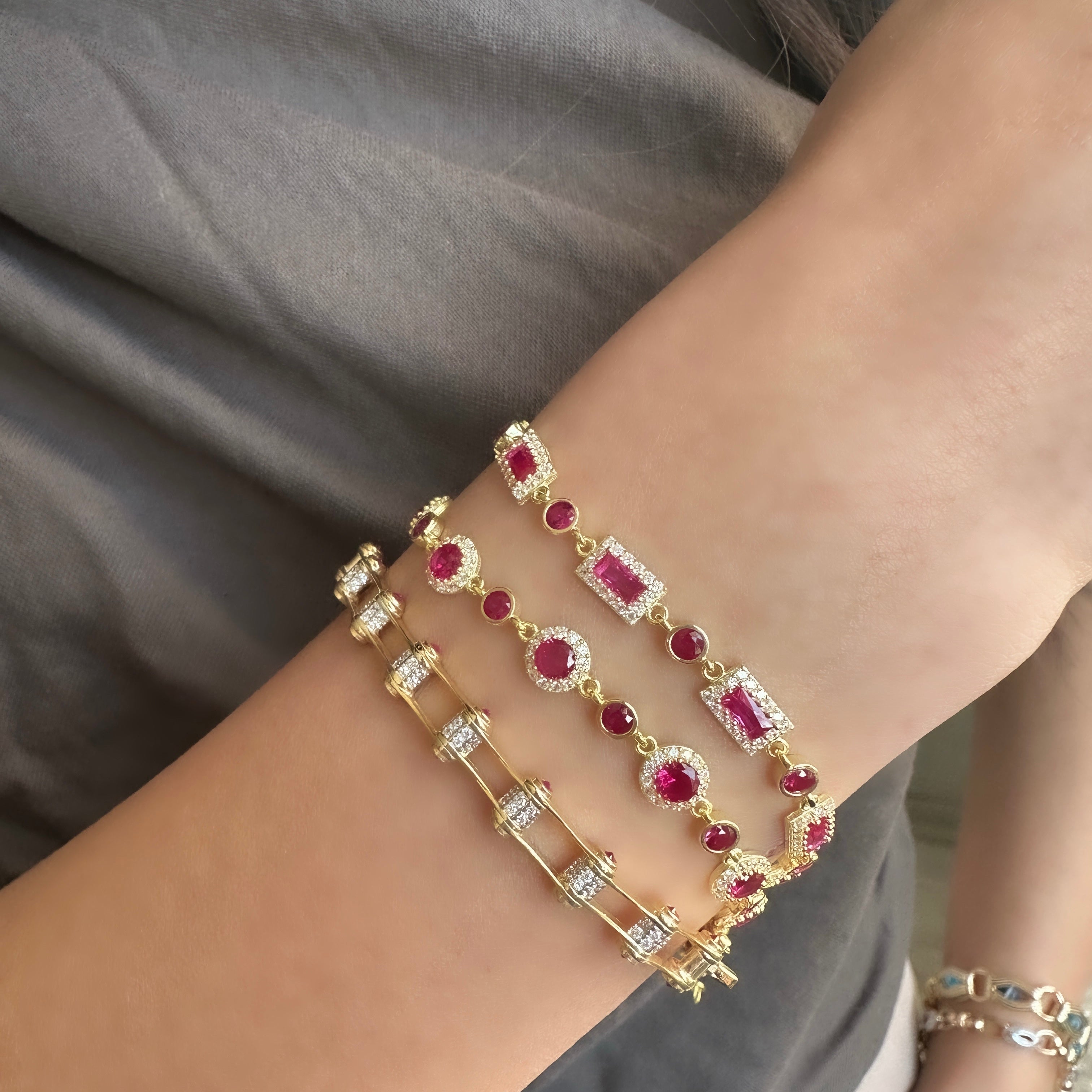 Kenarları Renkli Taşlı Tasarım Kelepçe