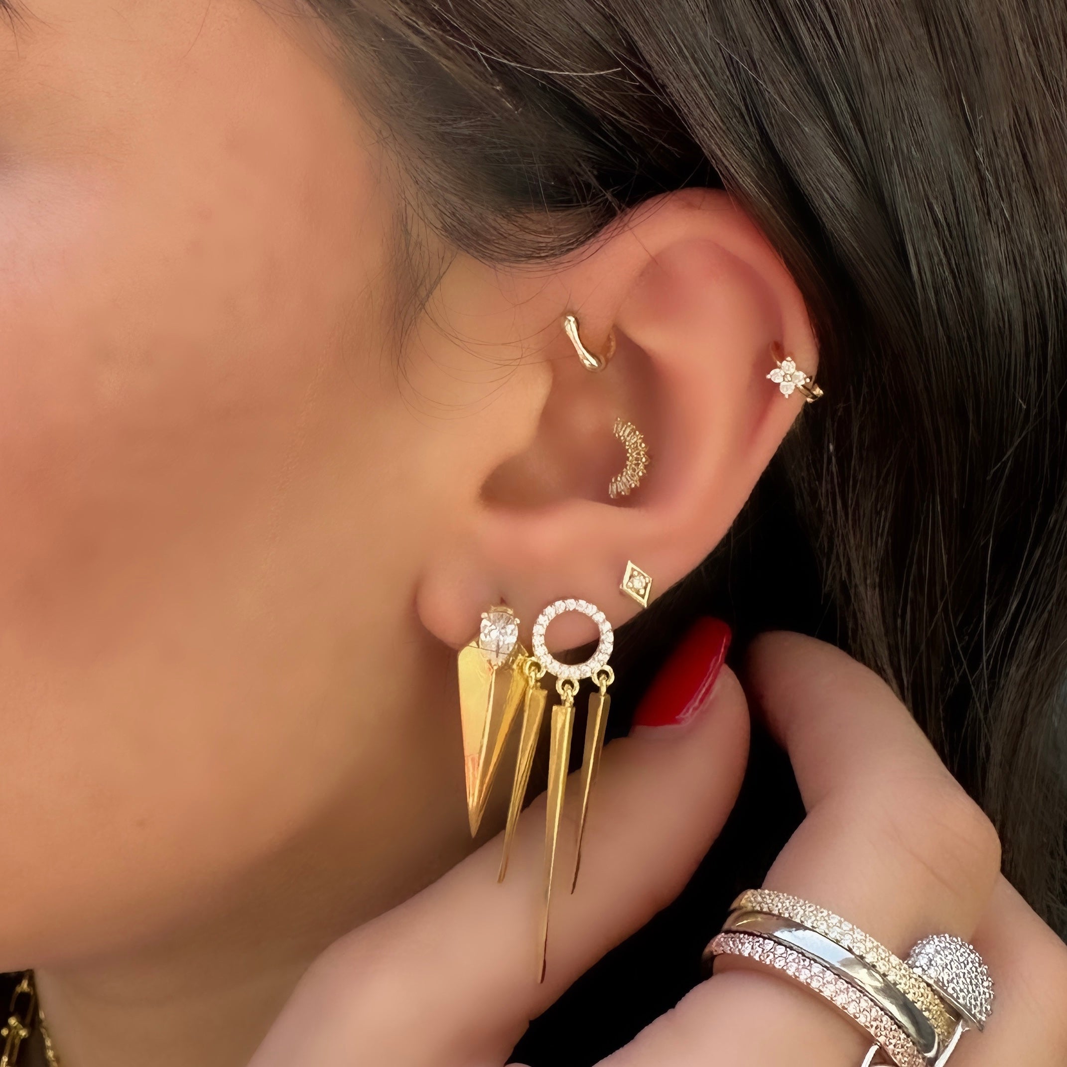 Trio Taşlı Çubuk Küpe