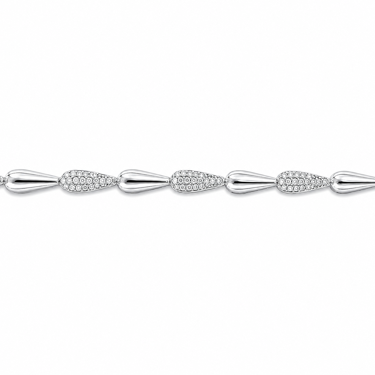 Armband mit Steinchen im Tropfen-Design