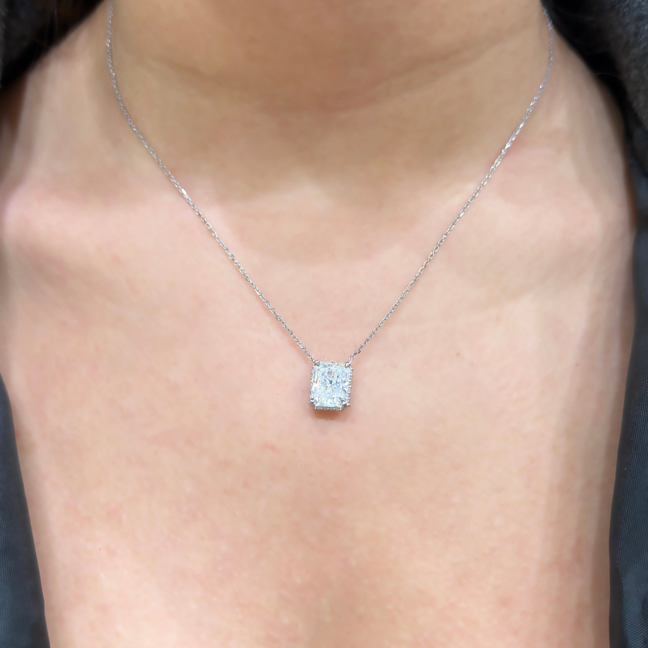 Taşlı Montür Radiant Mozanit Kolye