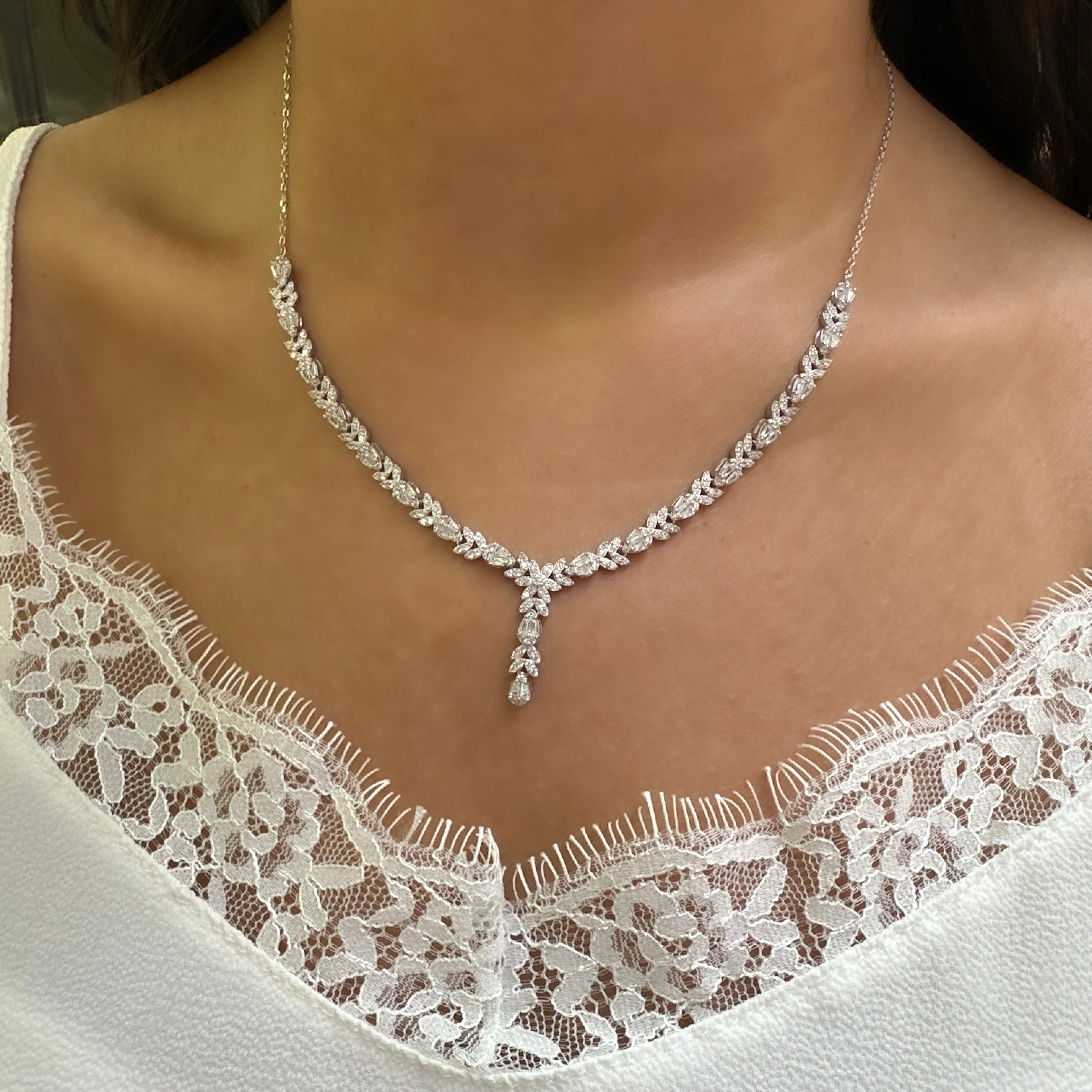 Baget ve Çiçek Taşlı Gece Seti