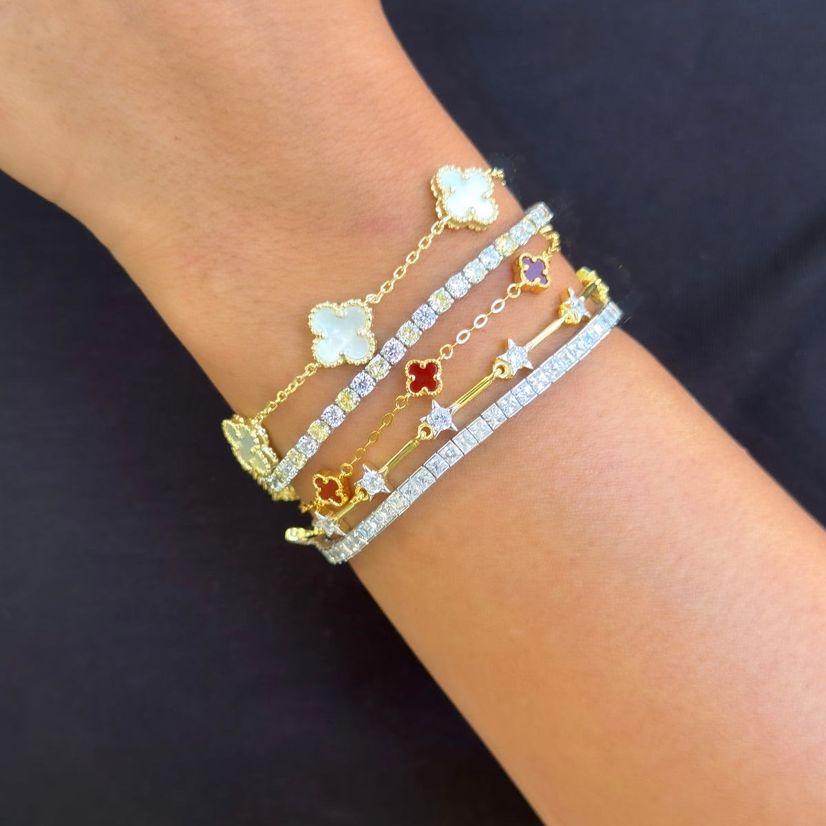 Dreifaches 3-mm-Armband aus Gelbgold mit Steinen