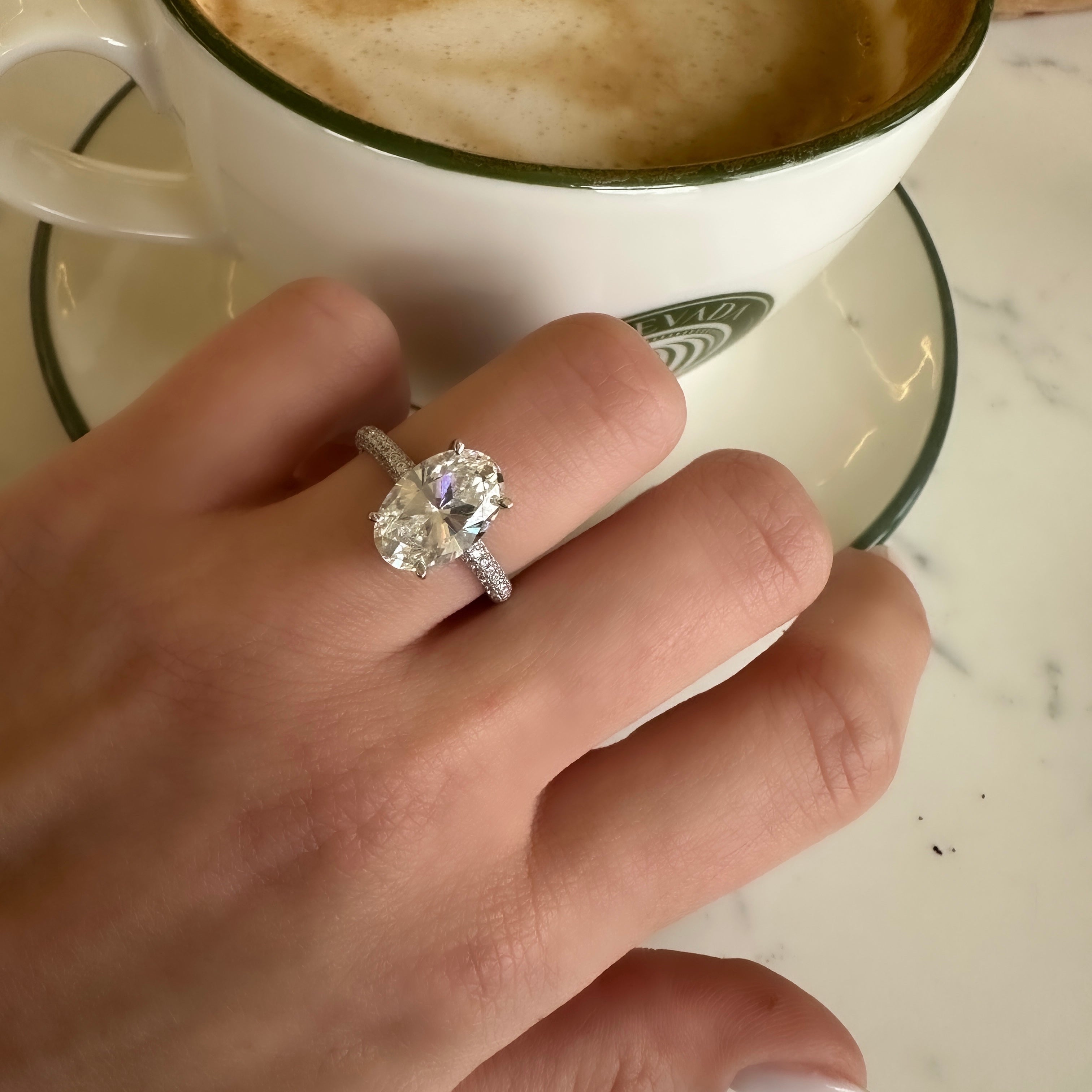 Oval G-Color Yüzük