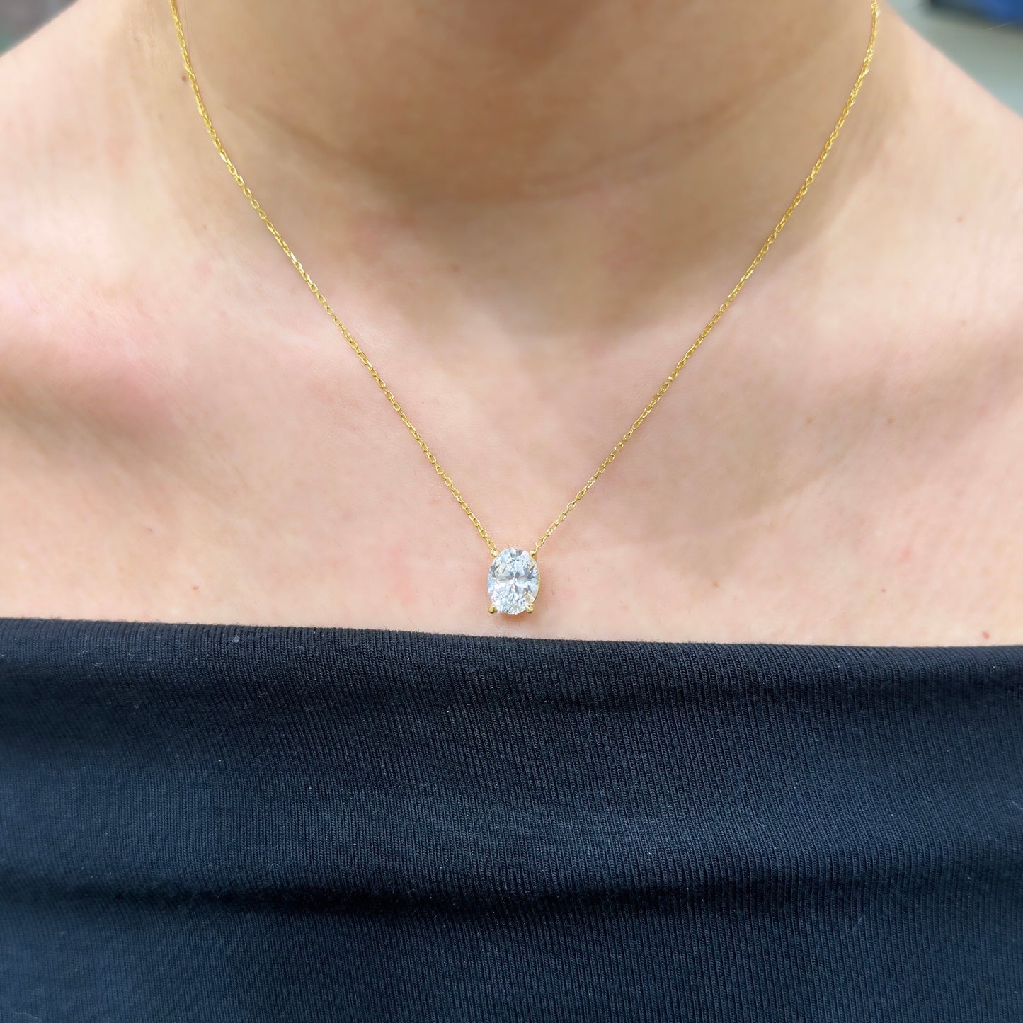 Üç Karat D-Color Oval Kolye