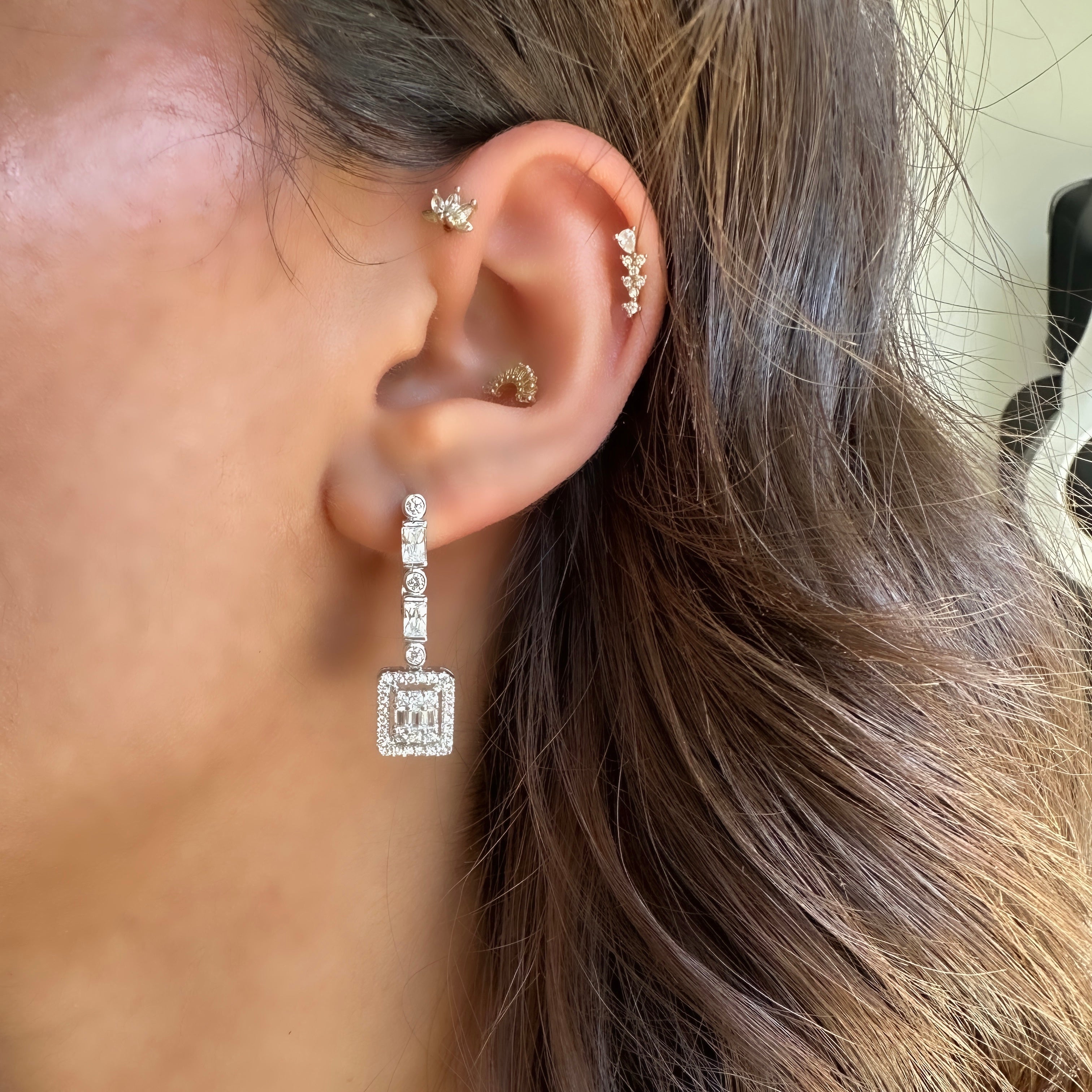 Yuvarlak ve Kare Taş Detaylı Baget Set