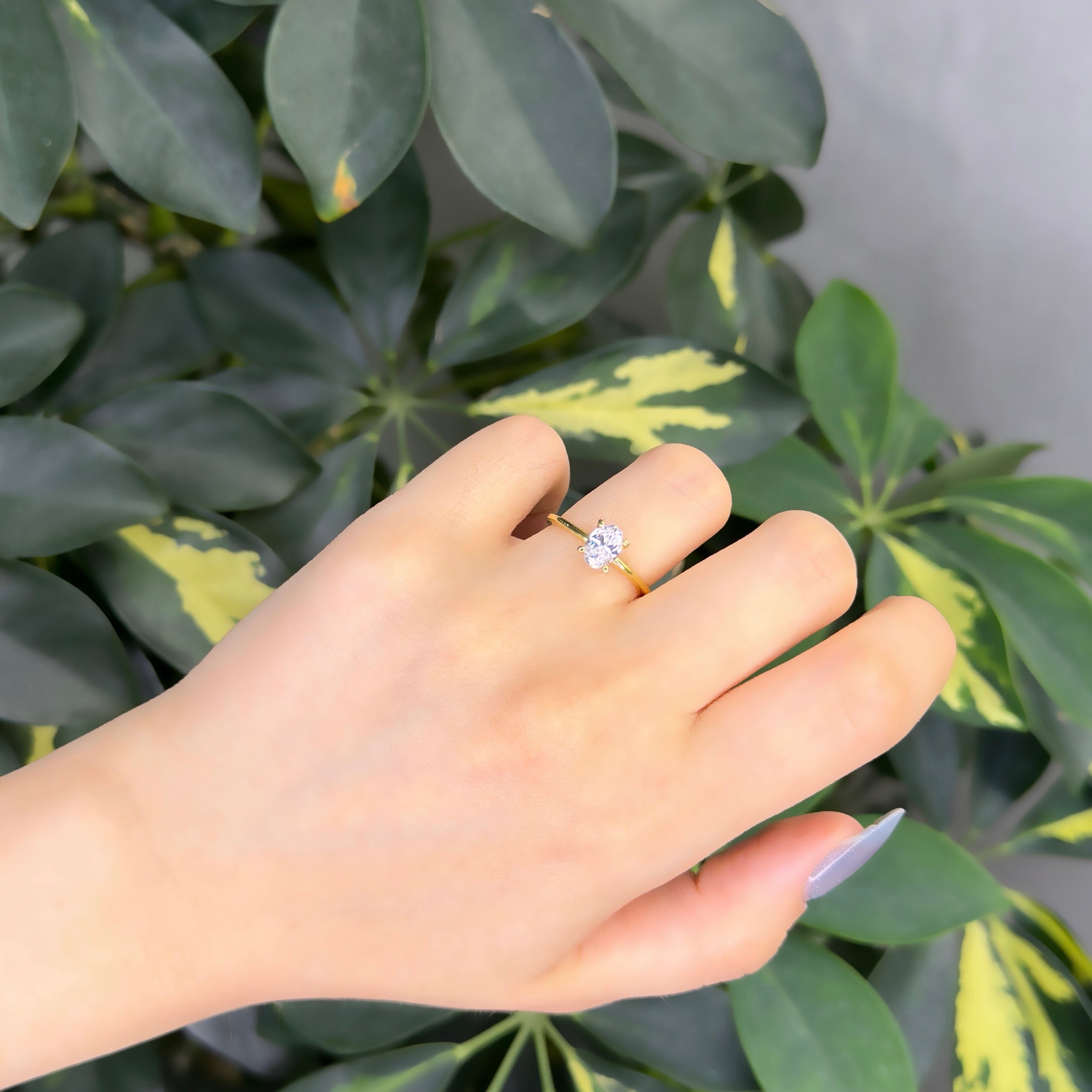 14K Bir Karat Mozanit Oval Yüzük