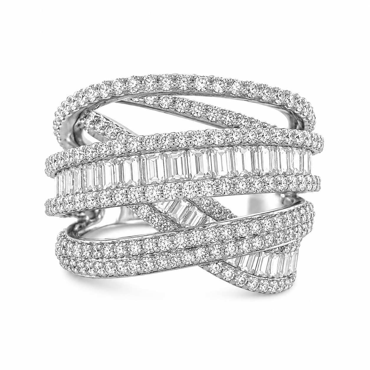 Ring im Design mit gemischten Steinen