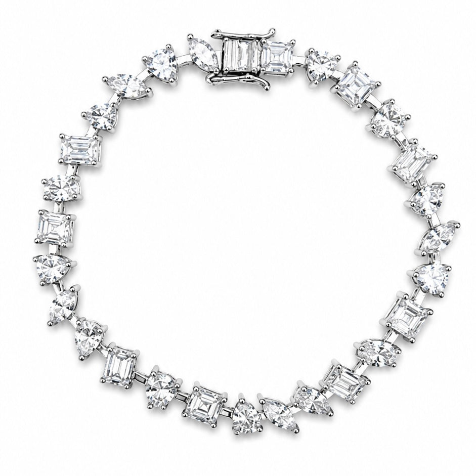 Armband mit verschiedenen Steinen und Wasserfallmuster
