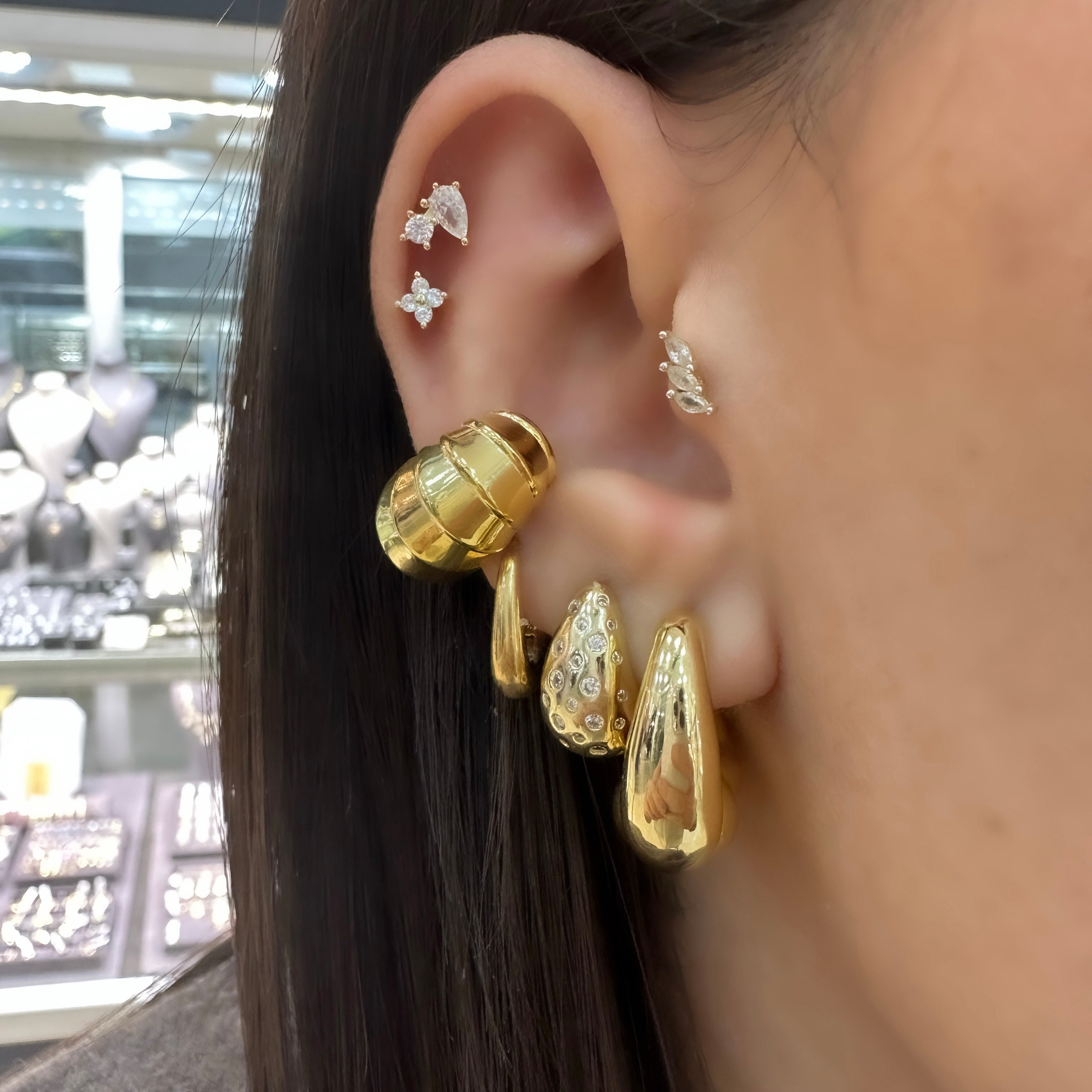 Holly Konvexer Knorpelohrring