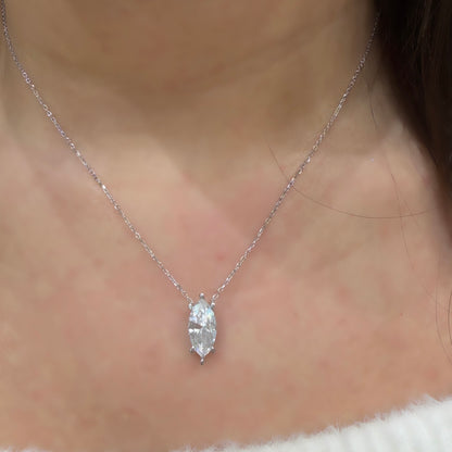 Taşlı Montür Uzun Markiz Mozanit Kolye