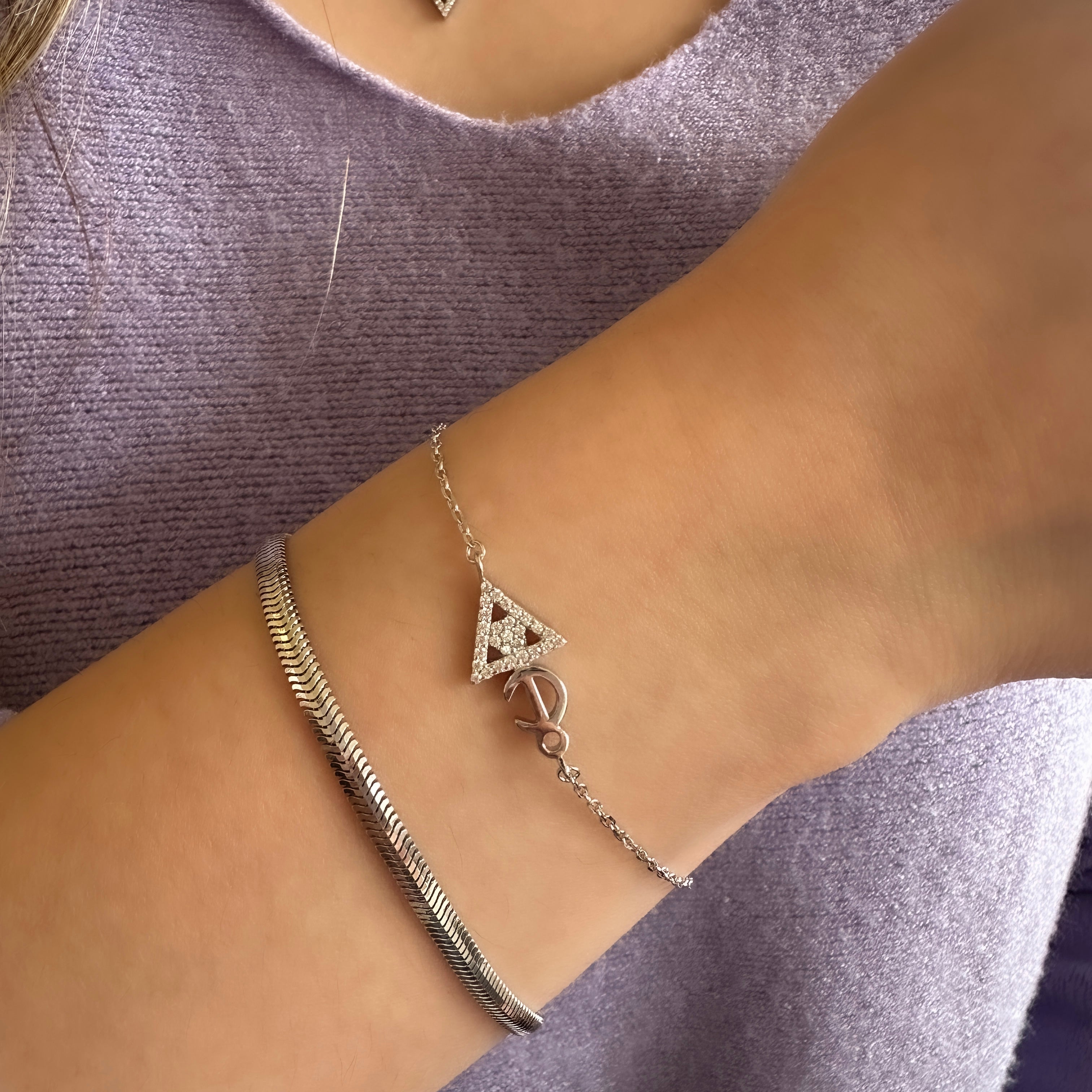 Armband mit Dreiecksmodell-Design