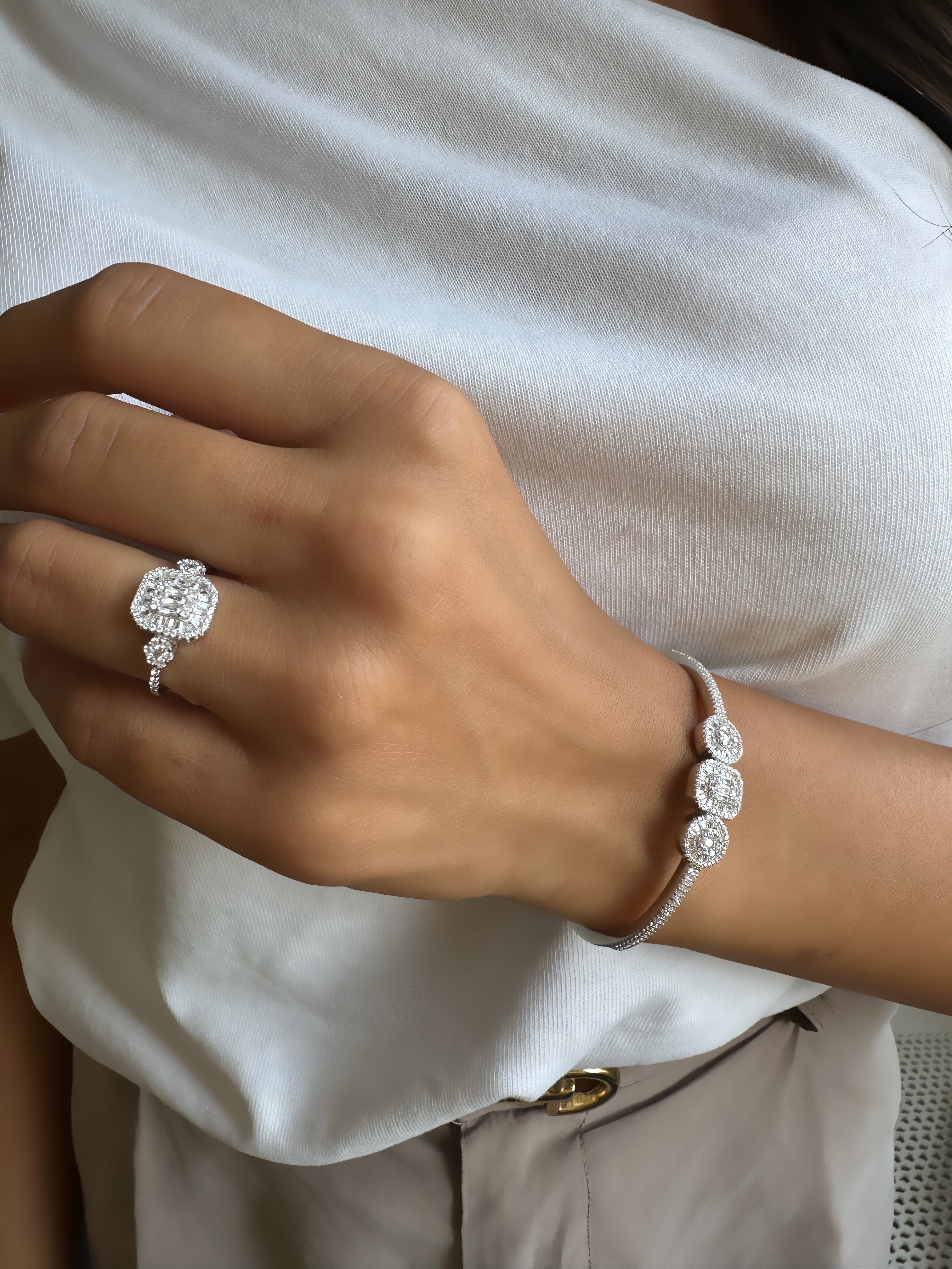 Çiçek Detay Baget Yüzük