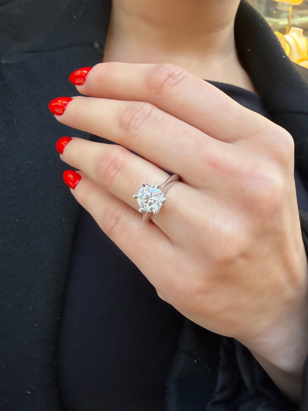 İki Karat Altı Tırnak Mozanit Tektaş Yüzük