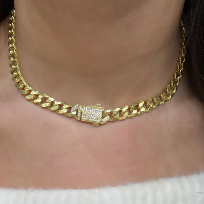 Kilidi Taşlı Gurmet Kolye