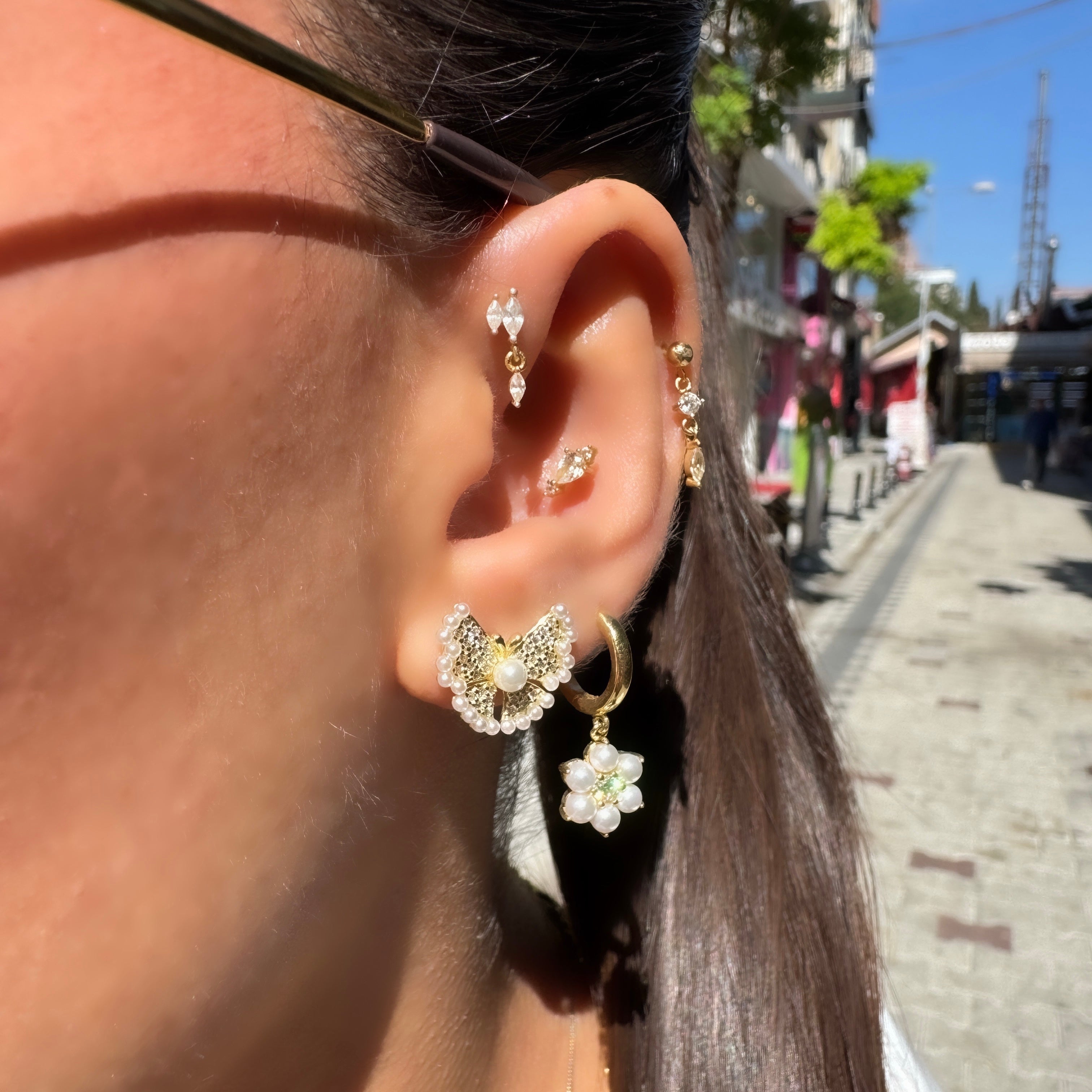 İnci Detaylı Butterfly Küpe