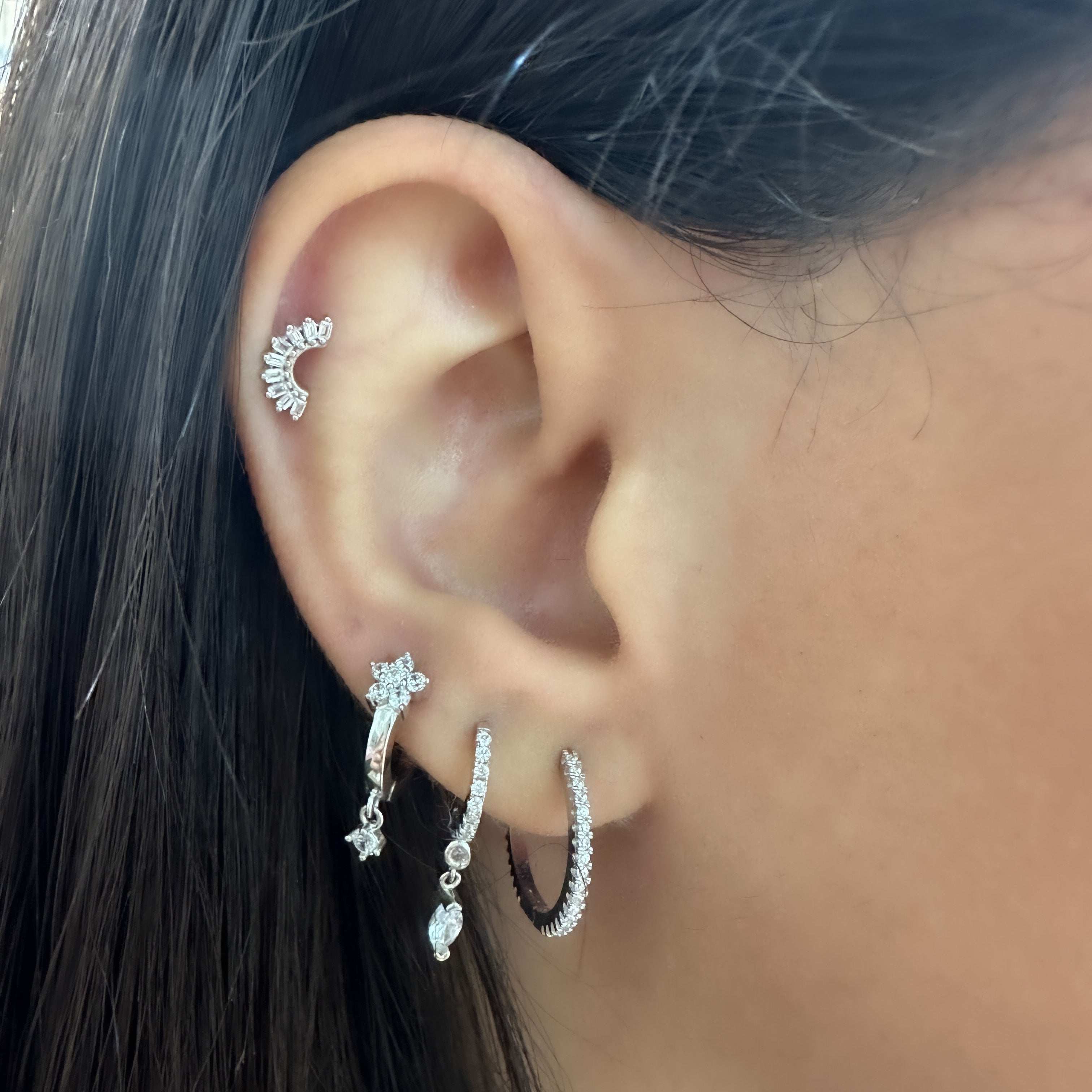 Büyük Boy Taşlı Halka Küpe