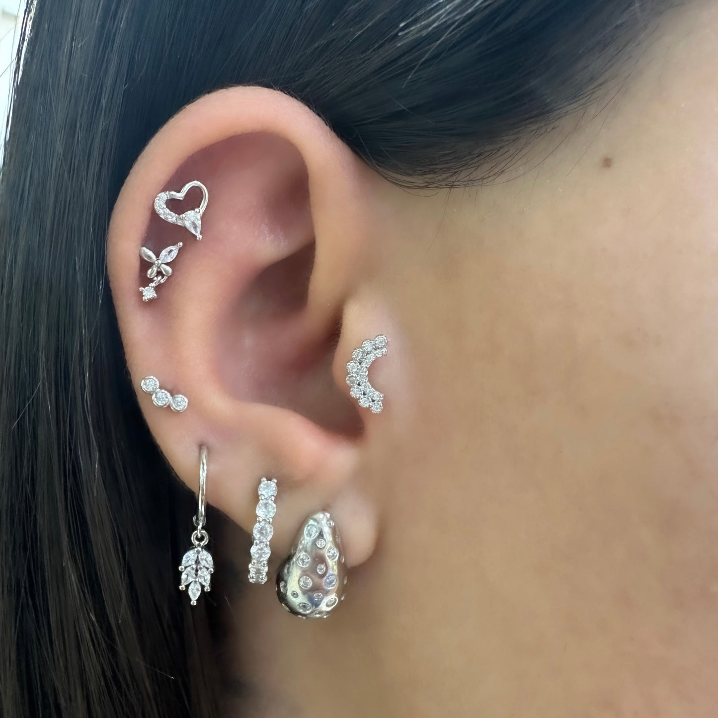 İki Sıra Taşlı Tragus Piercing