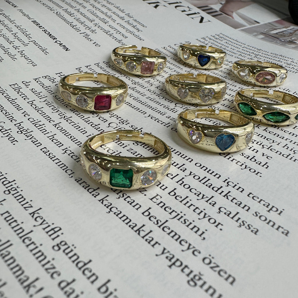 Renkli Taşlı Kalp Detay Bombeli Yüzük