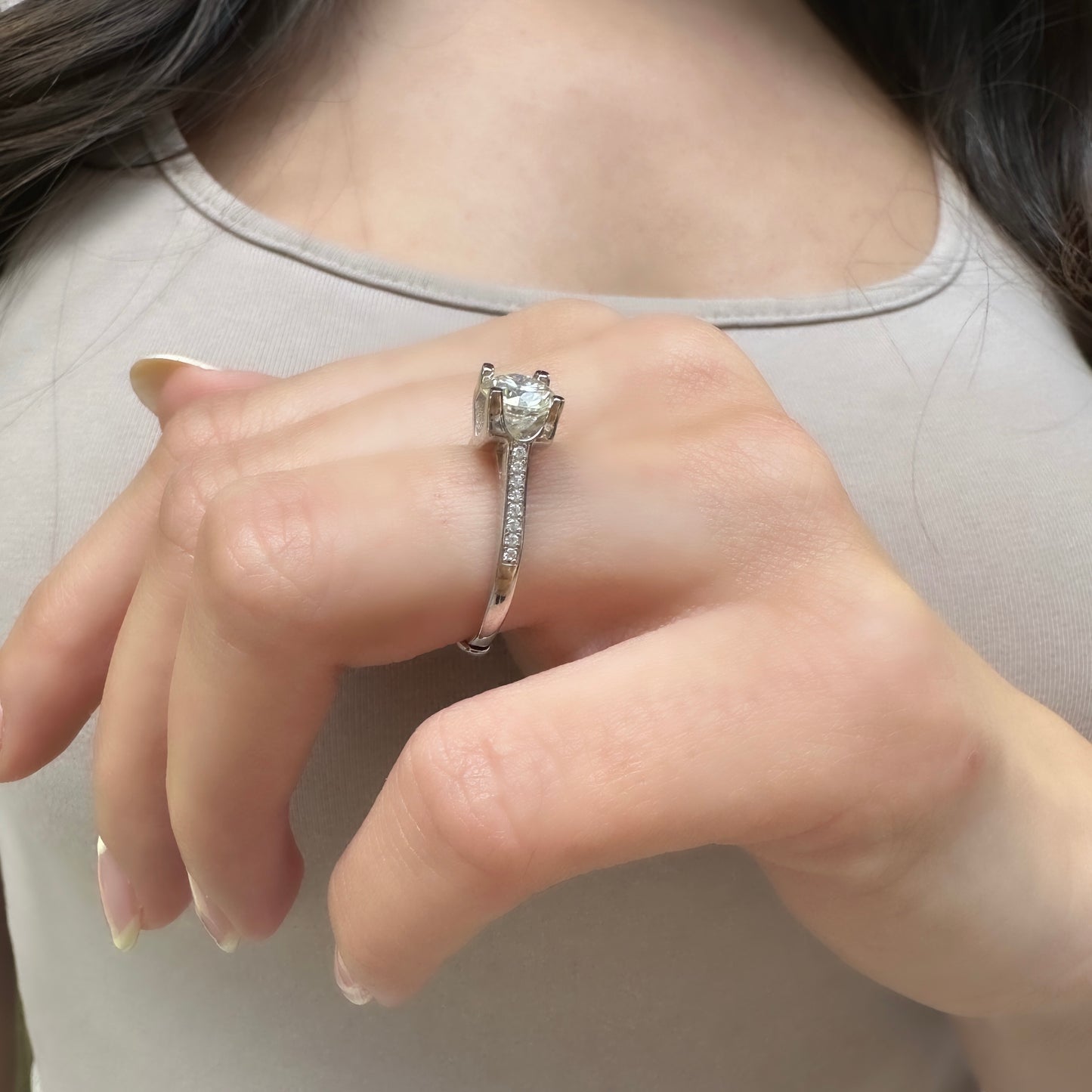 Designer Yanı Taşlı Mozanit Yüzük