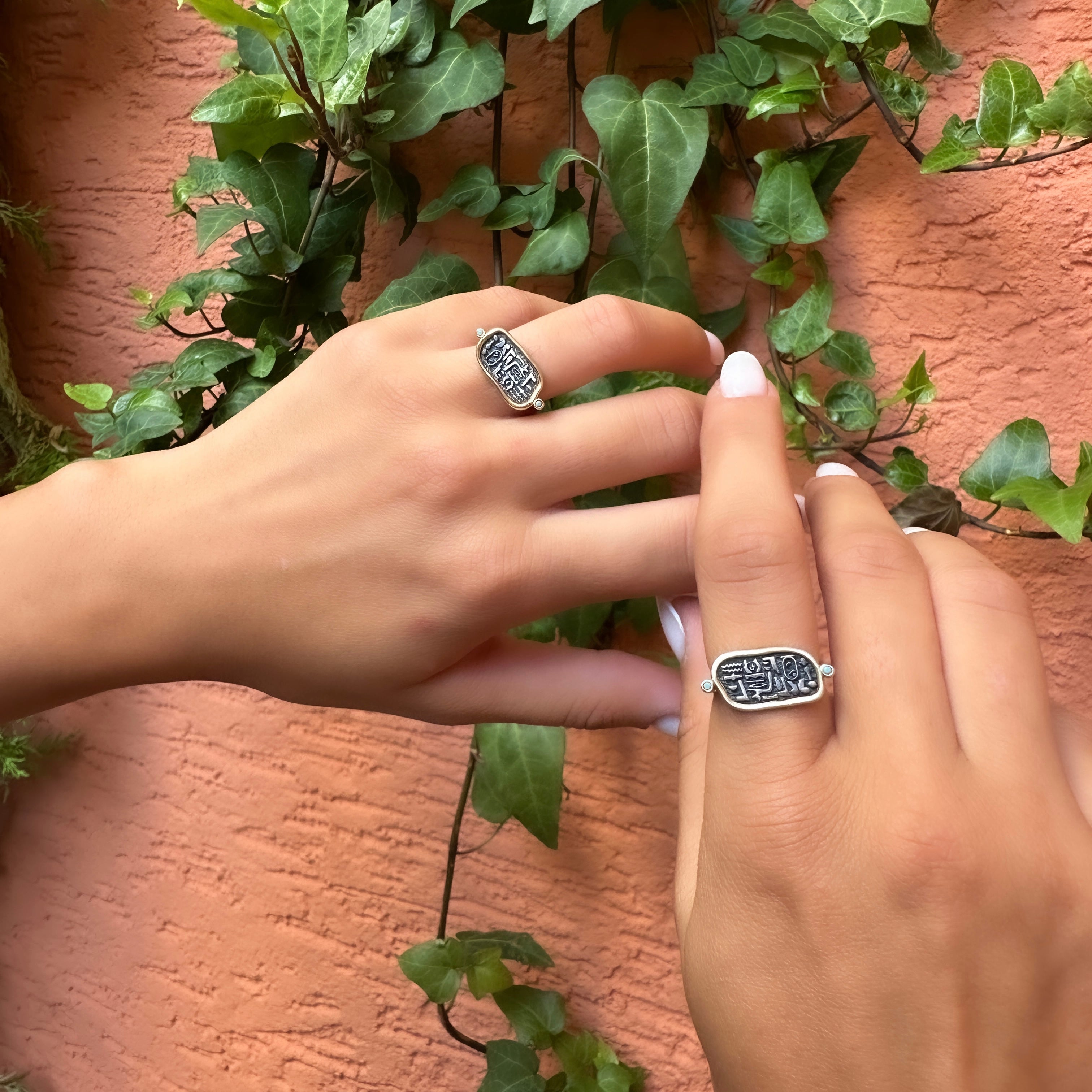 Sembol Detaylı Turkuaz Taşlı Yüzük