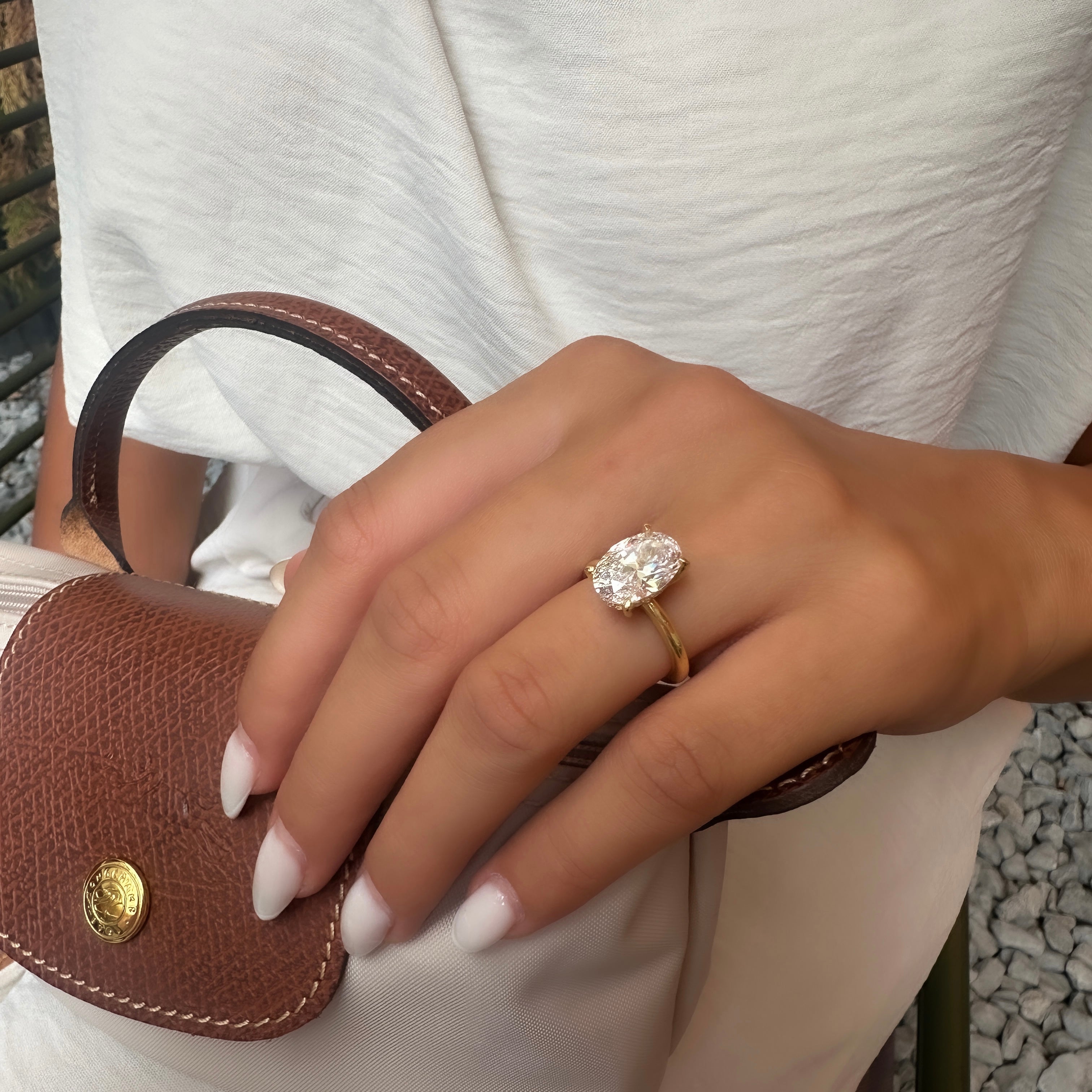 14K Mozanit Taşlı Montür Uzun Oval Tektaş Yüzük