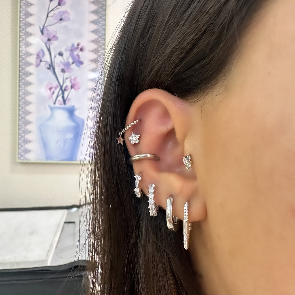 Taşlı Design U Küpe