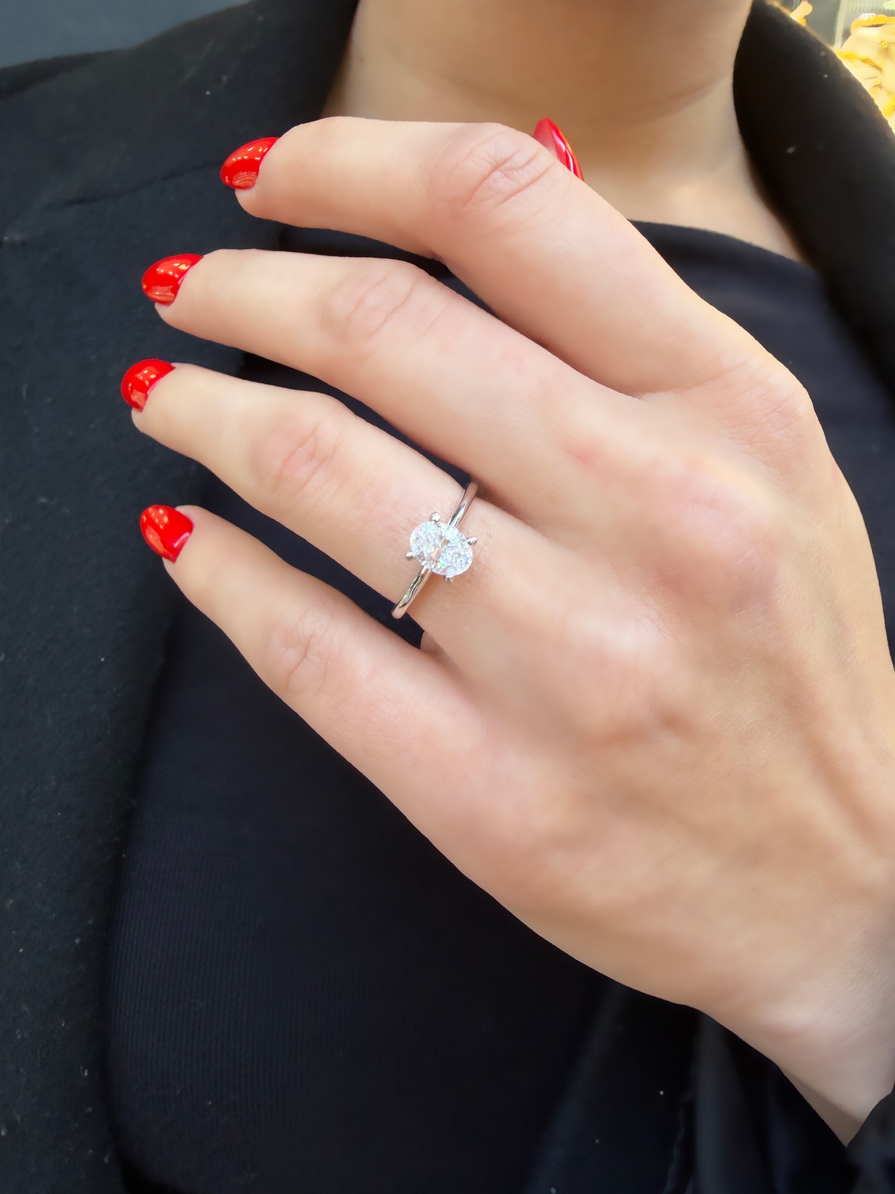 0.75 Karat Mozanit Oval Yüzük