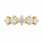 Dreikarätiger Ring mit fünf Steinen