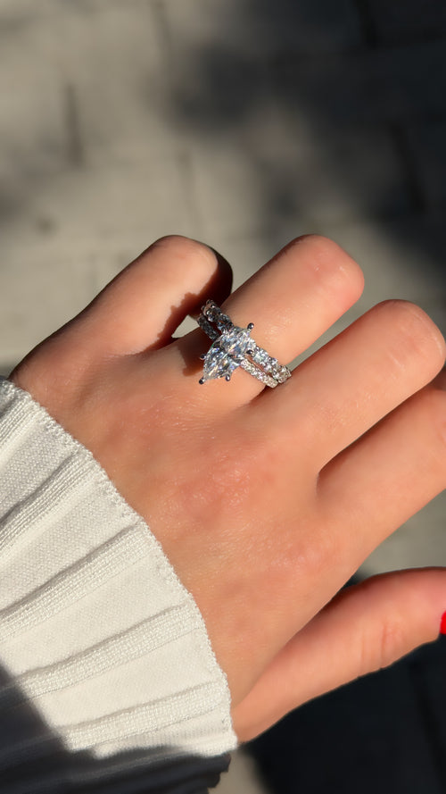 İki Karat Tasarım Mozanit Markiz Yüzük