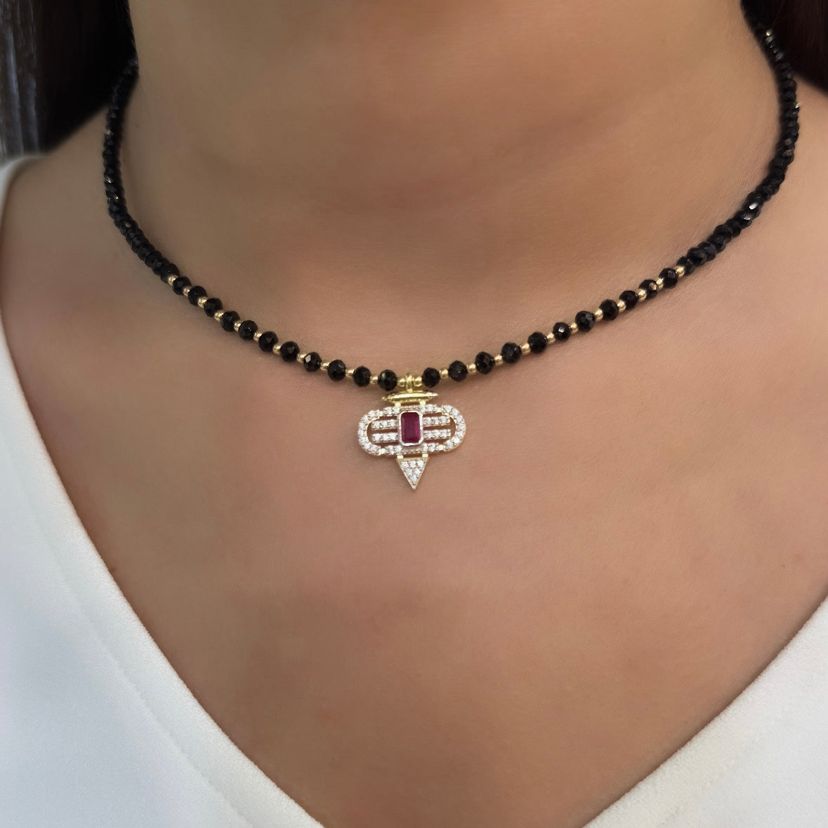 Design Halskette aus Onyx-Naturstein