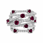 Fuchsiafarbener Ring mit Kreuzmuster und kleinen Steindetails