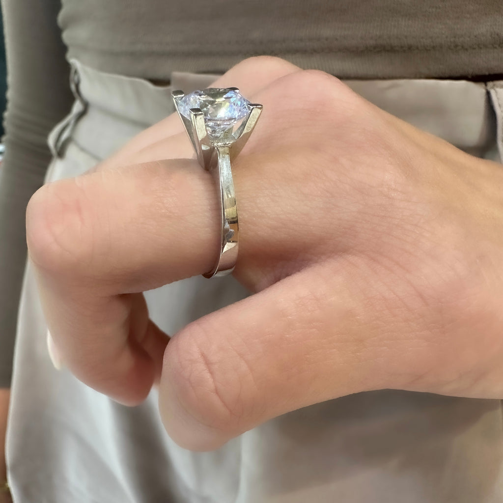 Dreikarätiger Solitärring