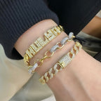 Dicker Aufdruck mit Namen und Stein