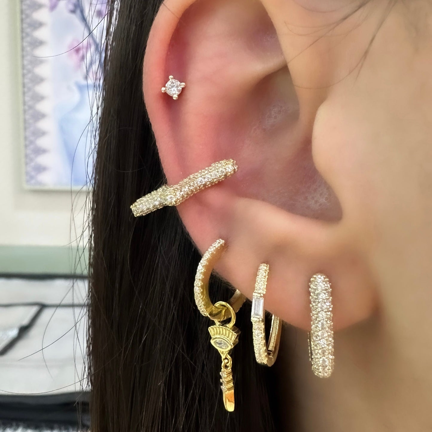 Tektaş Tırnaklı Tragus Piercing