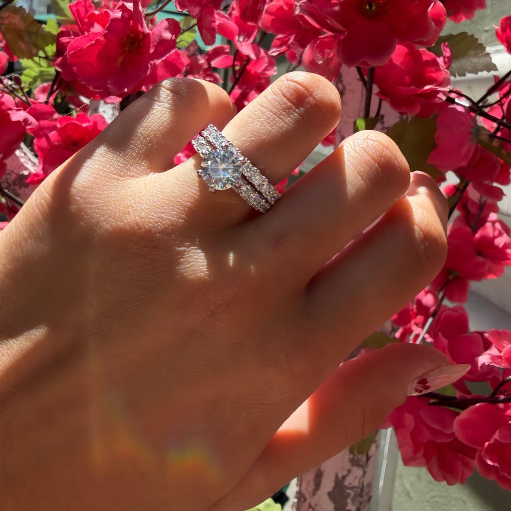 Kleiner Moissanit-Ring mit vollem Band