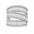 Ring mit drei Reihen Baguette-Steinen und Übergang