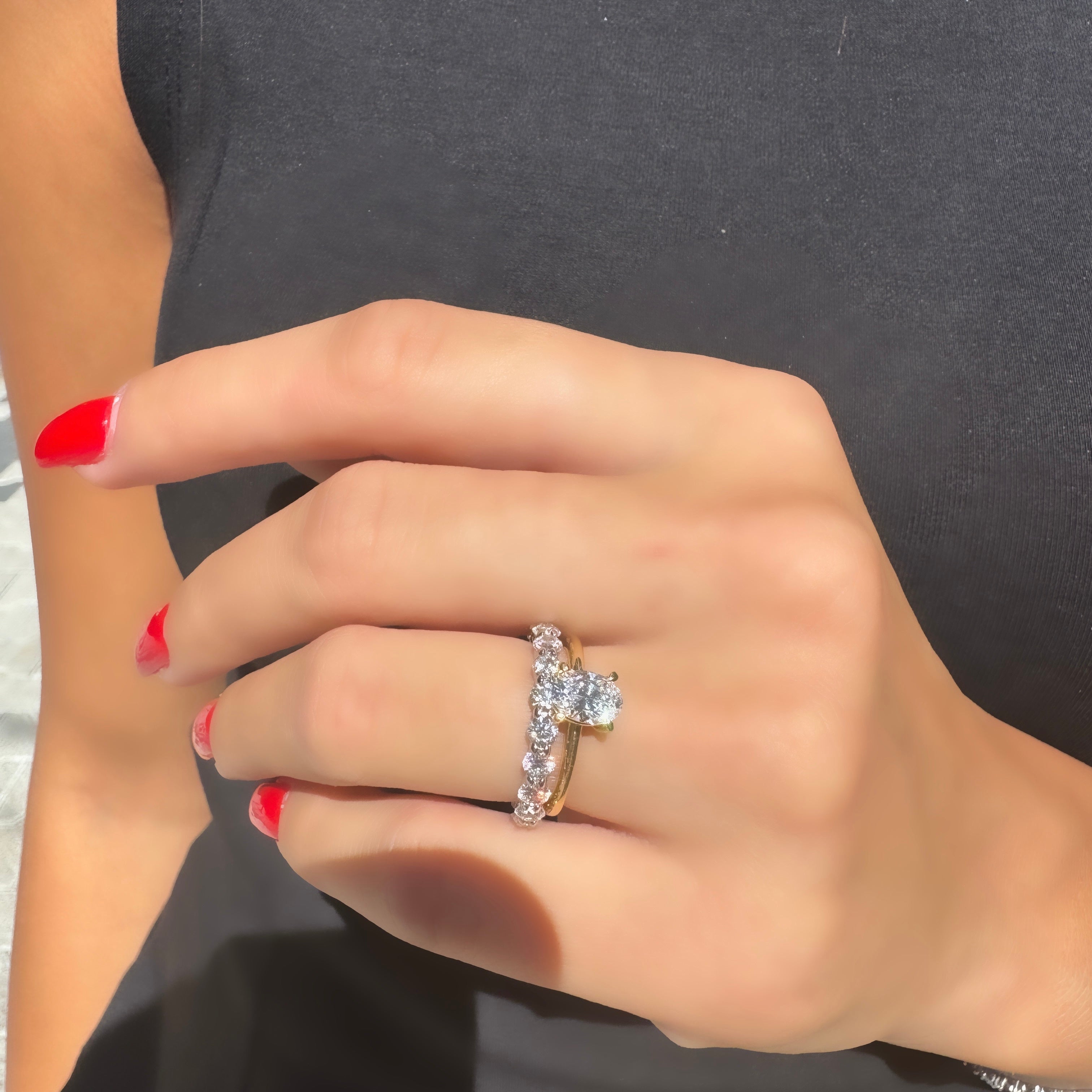 14K 0.75 Karat Mozanit Oval Yüzük