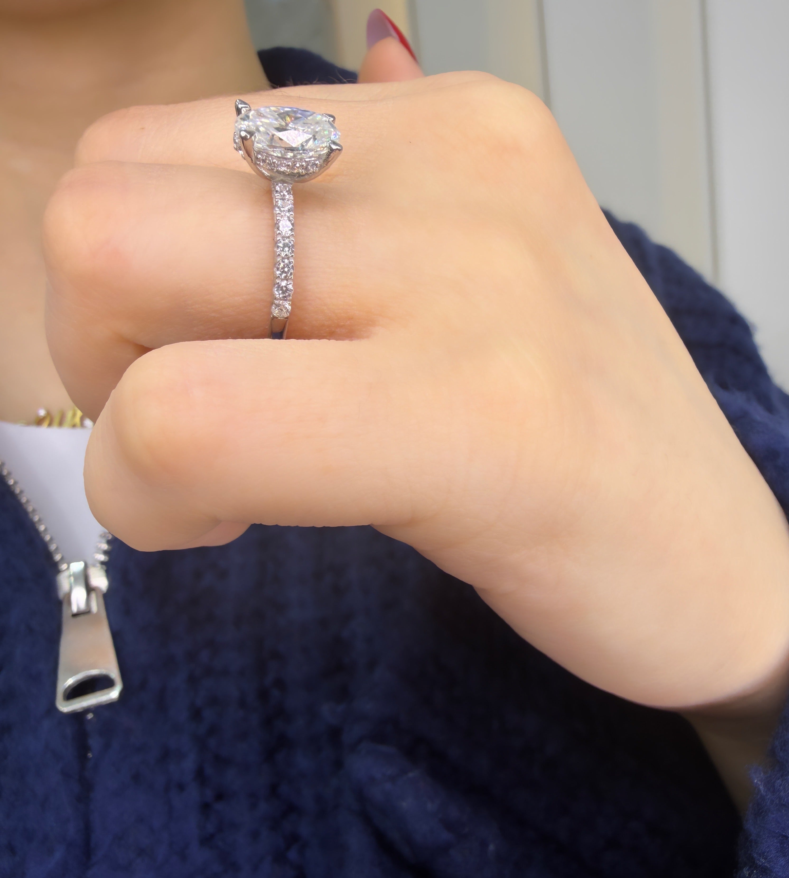 İki Karat Mozanit Uzun Oval Tektaş Yüzük