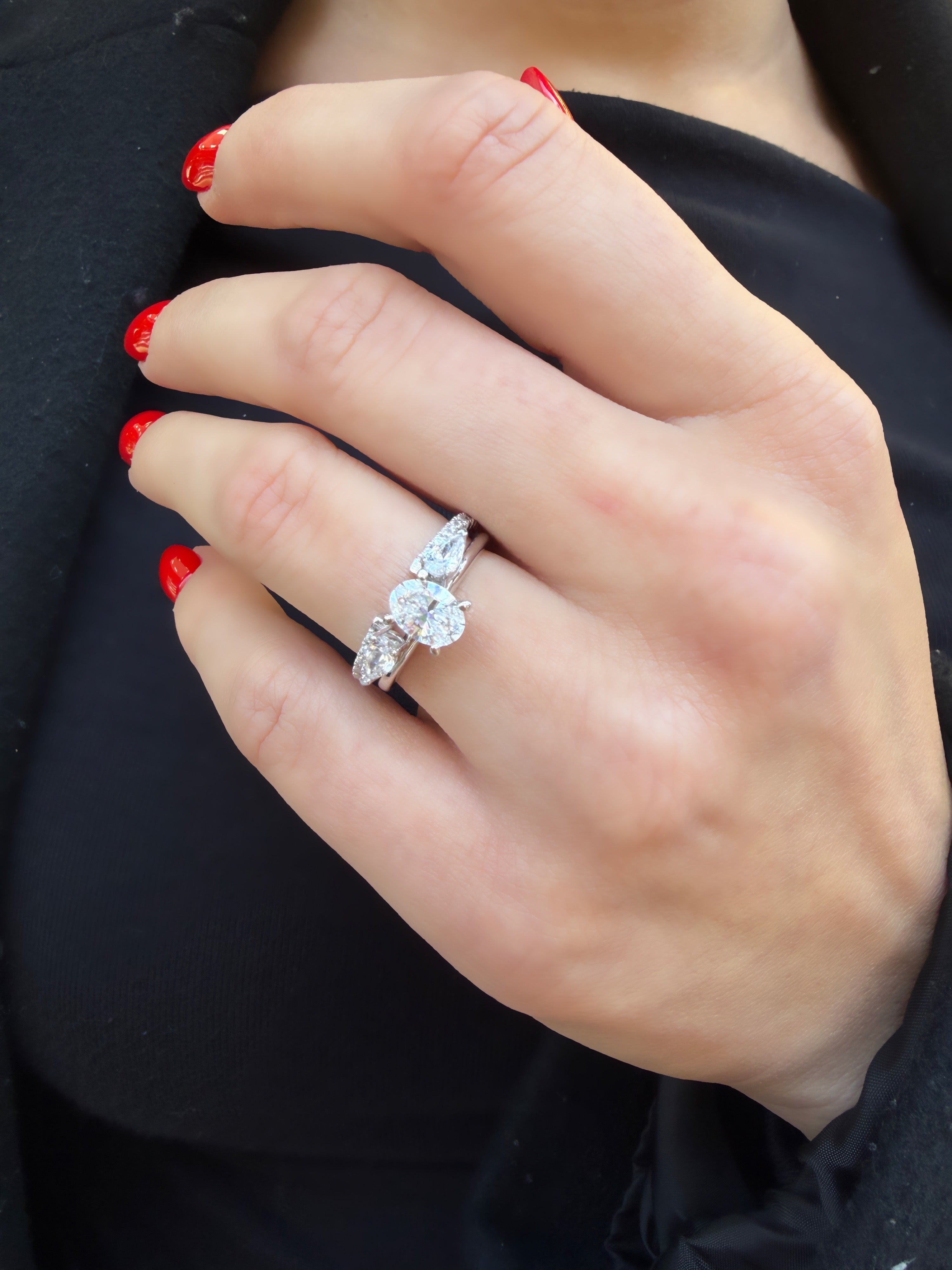 0.75 Karat Mozanit Oval Yüzük