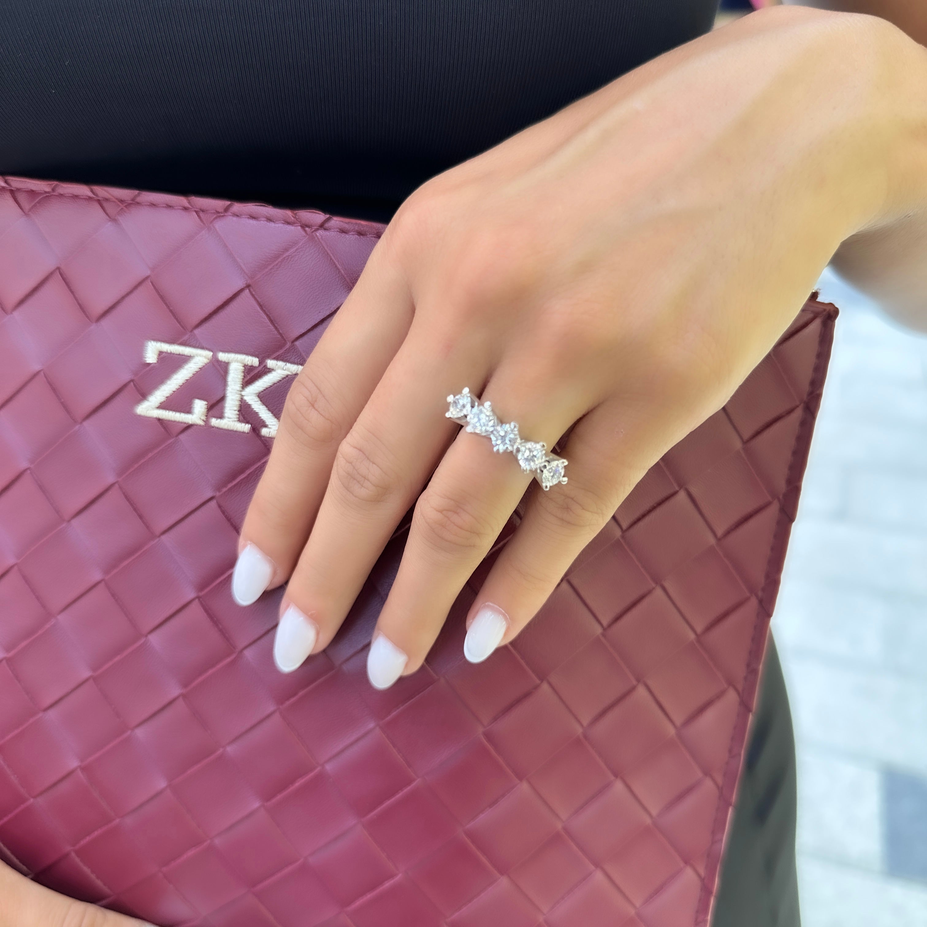 İki Karat G-Color Beştaş Yüzük